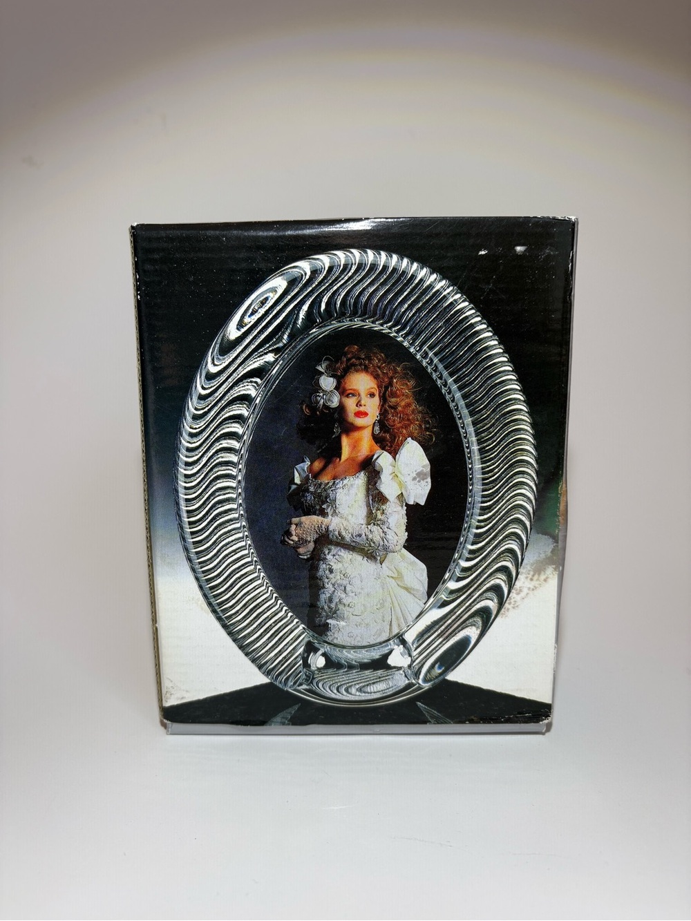 Silver Swirl Oval Picture Frame - Decorative Glass Frame